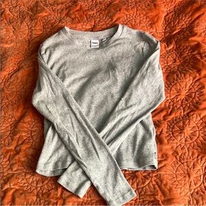 Aritzia Gray Long Sleeve Tee
